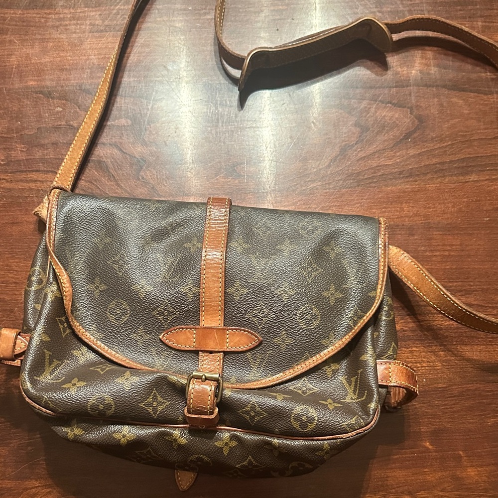 Brown Leather Monogram Louis Vuitton Saumur 30 Crossbody Bag